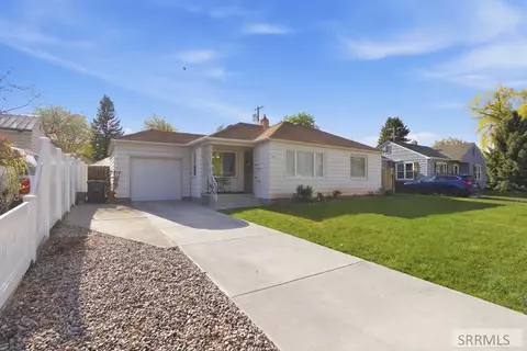 853 Crestmont Ave, Idaho Falls, ID 83402