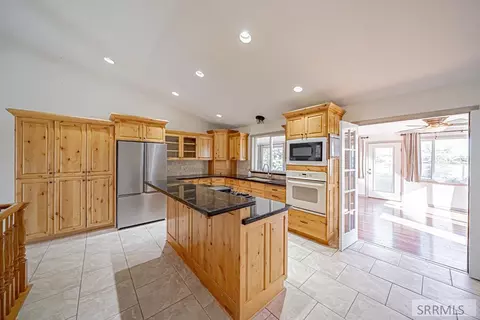 Kitchen - 3807 E 137 N, Rigby, ID 83442 photo 2 of 10