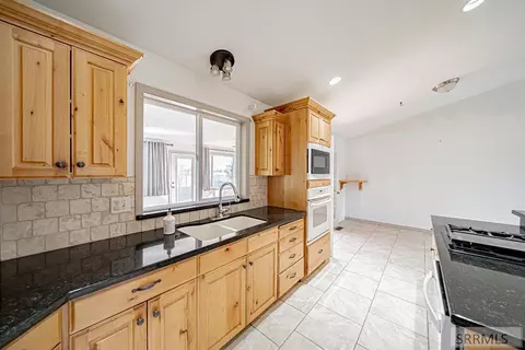 Kitchen - 3807 E 137 N, Rigby, ID 83442 photo 9 of 10