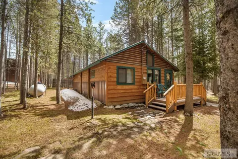 3882 G St, Island Park, ID 83429