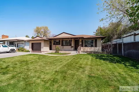 995 Koster Ave, Idaho Falls, ID 83404