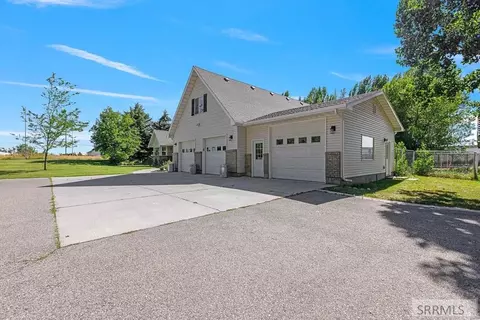 Exterior - 3863 E 300 N, Rigby, ID 83442 photo 10 of 11