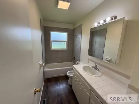 Bath - 1322 Willard Ave, Pocatello, ID 83201 photo 1 of 3