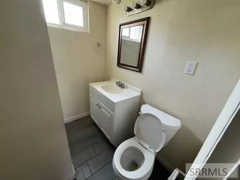 Bath - 1322 Willard Ave, Pocatello, ID 83201 photo 2 of 3