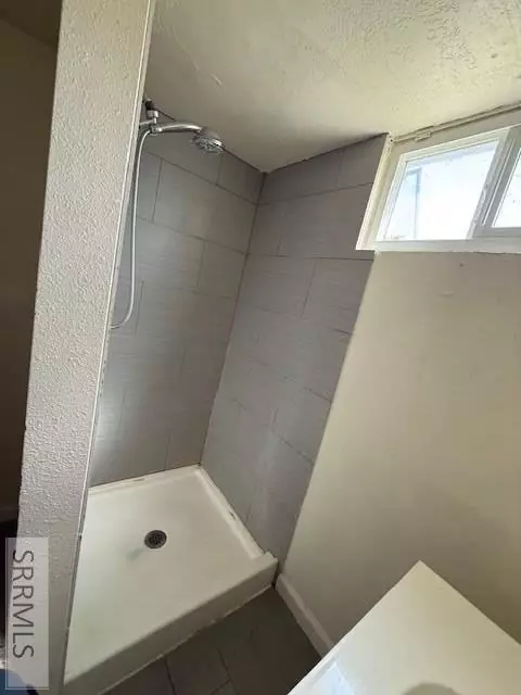 Bath - 1322 Willard Ave, Pocatello, ID 83201 photo 3 of 3