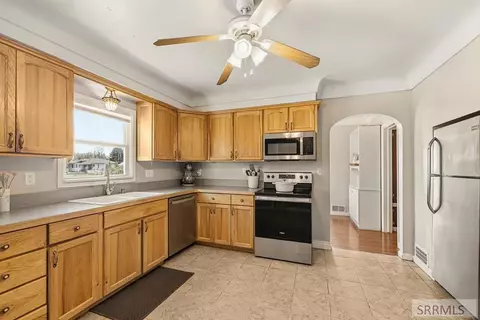 Kitchen - 149 E Main St, Saint Anthony, ID 83445 photo 1 of 2