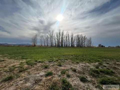 330 South Street # l8, Blackfoot, ID 83221