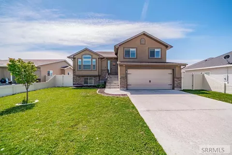 3330 Ringneck Dr, Idaho Falls, ID 83401