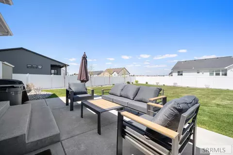 Exterior - 3877 E Pepperwood Ln, Rigby, ID 83442 photo 8 of 9
