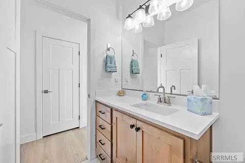 Bath - 3877 E Pepperwood Ln, Rigby, ID 83442 photo 2 of 3