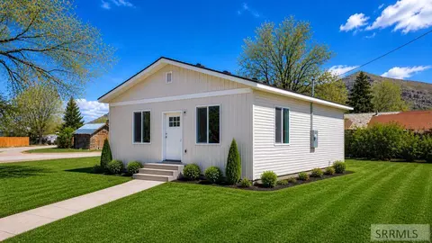 359 Challis Ave, Arco, ID 83213