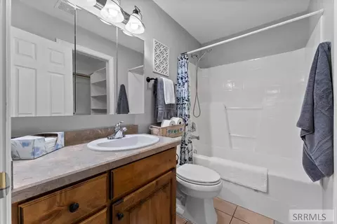 Bath - 3987 E 170 N, Rigby, ID 83442 photo 1 of 3