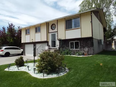 847 Chantilly Ln, Idaho Falls, ID 83402