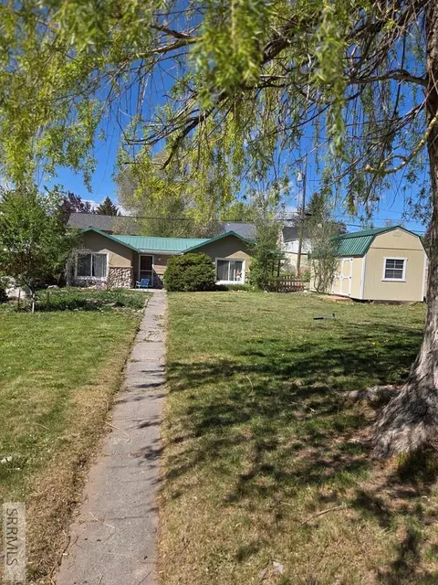 391 6th St, Idaho Falls, ID 83401