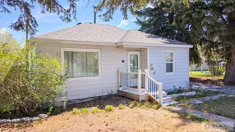 310 Louise Dr, Arco, ID 83213