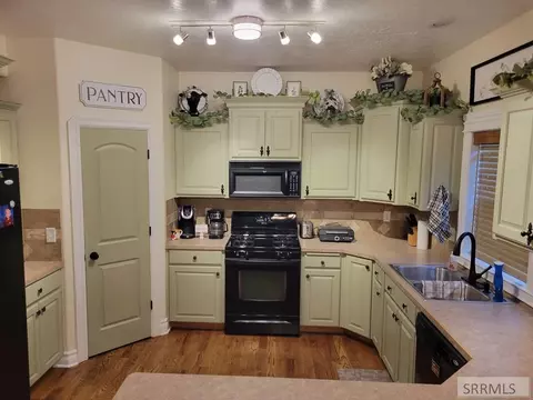 Kitchen - 152 N 3700 E, Rigby, ID 83442 photo 1 of 3