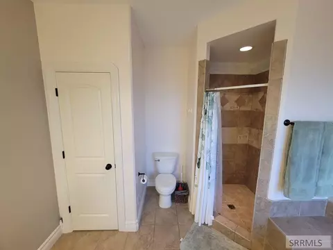 Bath - 152 N 3700 E, Rigby, ID 83442 photo 4 of 5