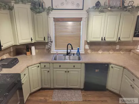 Kitchen - 152 N 3700 E, Rigby, ID 83442 photo 2 of 3