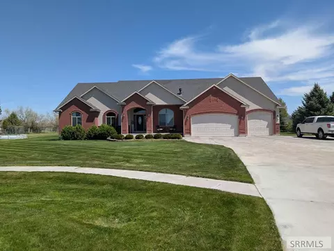 9232 N Mapleview Dr, Idaho Falls, ID 83401