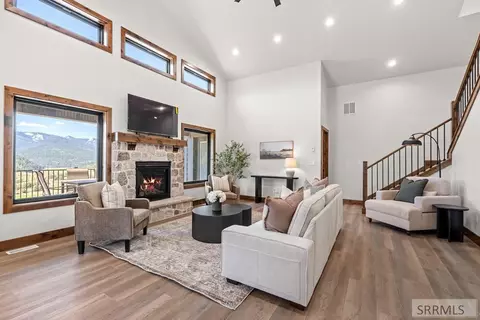 Living - 84 Lookout Cir, Irwin, ID 83428 photo 2 of 3