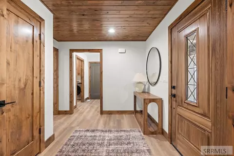 Entry Way - 84 Lookout Cir, Irwin, ID 83428 photo 2 of 6