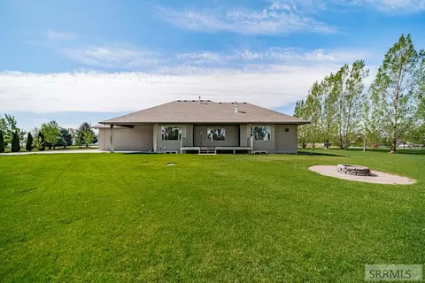 Exterior - 4219 E Blackstone Dr, Rigby, ID 83442 photo 14 of 17