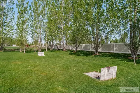 Exterior - 4219 E Blackstone Dr, Rigby, ID 83442 photo 15 of 17