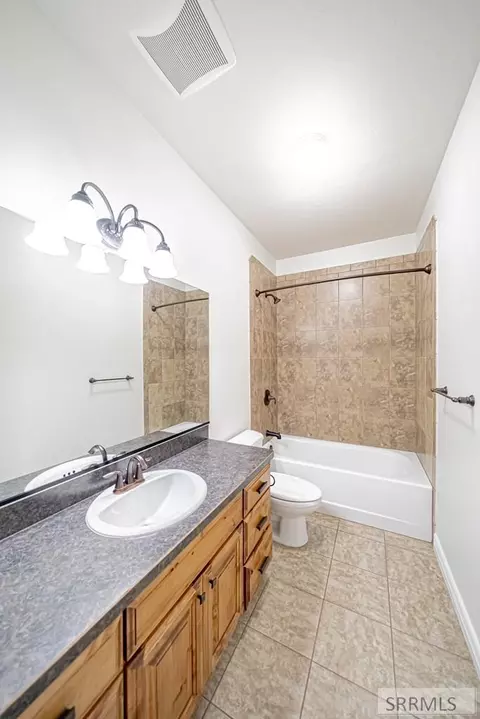 Bath - 4219 E Blackstone Dr, Rigby, ID 83442 photo 8 of 9