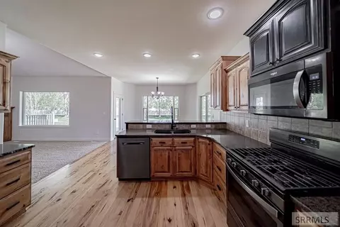 Kitchen - 4219 E Blackstone Dr, Rigby, ID 83442 photo 6 of 7