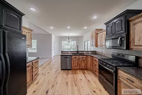 Kitchen - 4219 E Blackstone Dr, Rigby, ID 83442 photo 5 of 7