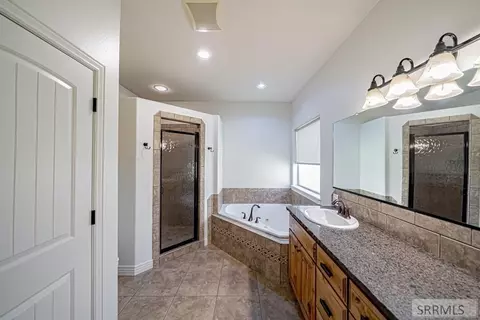 Bath - 4219 E Blackstone Dr, Rigby, ID 83442 photo 3 of 9