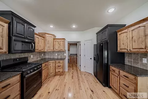 Kitchen - 4219 E Blackstone Dr, Rigby, ID 83442 photo 3 of 7