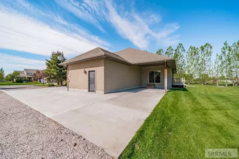 Exterior - 4219 E Blackstone Dr, Rigby, ID 83442 photo 10 of 17