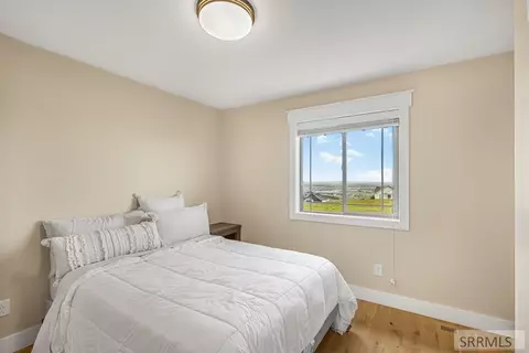 Bedroom - 7232 Middle Fork Rd, Idaho Falls, ID 83406 photo 4 of 13