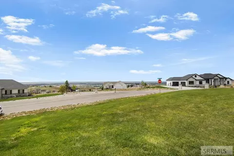Exterior - 7232 Middle Fork Rd, Idaho Falls, ID 83406 photo 4 of 10