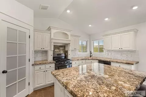 Kitchen - 7232 Middle Fork Rd, Idaho Falls, ID 83406 photo 4 of 4