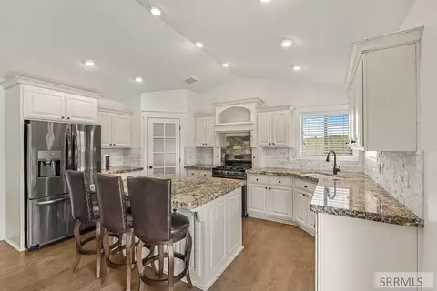 Kitchen - 7232 Middle Fork Rd, Idaho Falls, ID 83406 photo 2 of 4