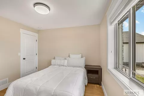 Bedroom - 7232 Middle Fork Rd, Idaho Falls, ID 83406 photo 5 of 13