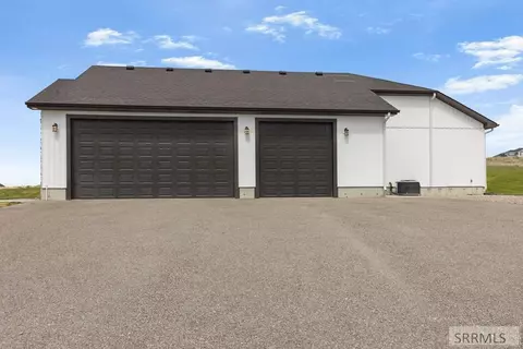 Exterior - 7232 Middle Fork Rd, Idaho Falls, ID 83406 photo 3 of 10