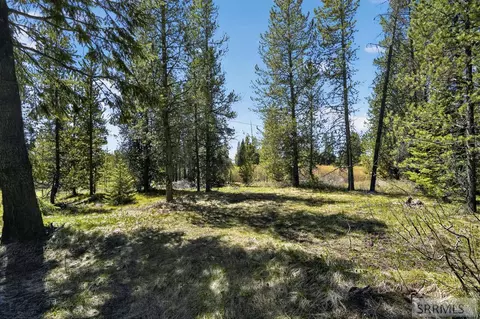 4047 Kickapoo Cir, Island Park, ID 83429