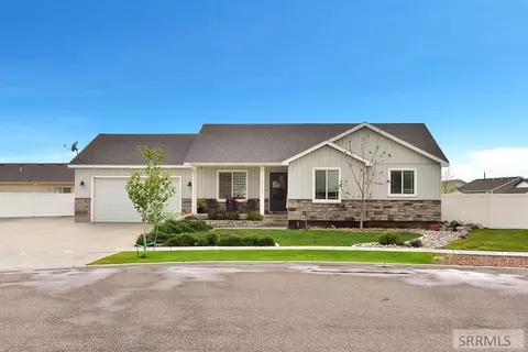 5113 Camden St, Chubbuck, ID 83202