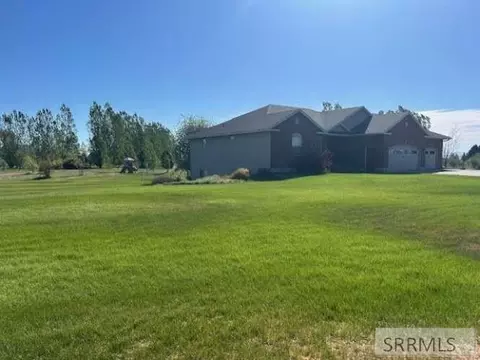 Exterior - 4035 Molly Dr, Rexburg, ID 83440 photo 2 of 4