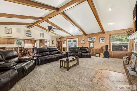 Living - 1050 Widdison Ln, Rexburg, ID 83440 photo 2 of 4