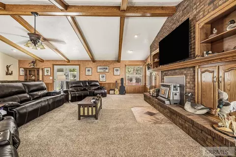Living - 1050 Widdison Ln, Rexburg, ID 83440 photo 3 of 4