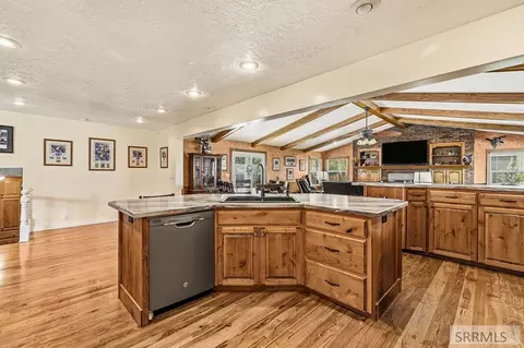 Kitchen - 1050 Widdison Ln, Rexburg, ID 83440 photo 4 of 7