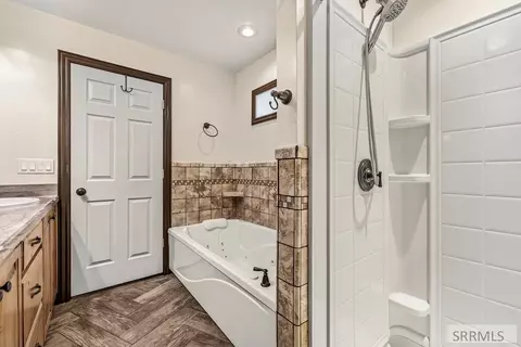 Bath - 1050 Widdison Ln, Rexburg, ID 83440 photo 2 of 5