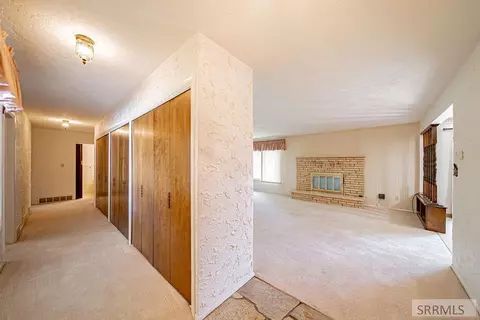 Entry Way - 330 S 4th E, Rexburg, ID 83440 photo 2 of 3