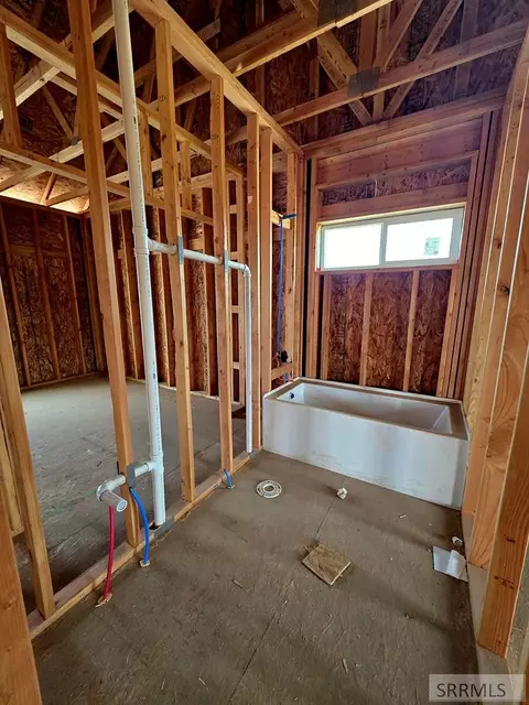 Bath - 3083 Lancer Ave, Ammon, ID 83406 photo 1 of 1