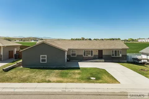 490 Snowflake St, American Falls, ID 83211