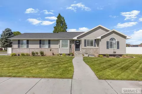 3840 Summerwood Ln, Ammon, ID 83406